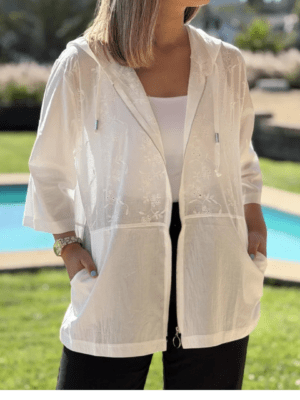 chaqueta-verano-gorro-elena-blanca